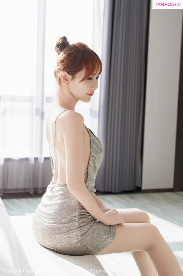   [XiuRen]高清写真图 2023.12.12 No.7795 圆儿 新人美腿第8张图片
